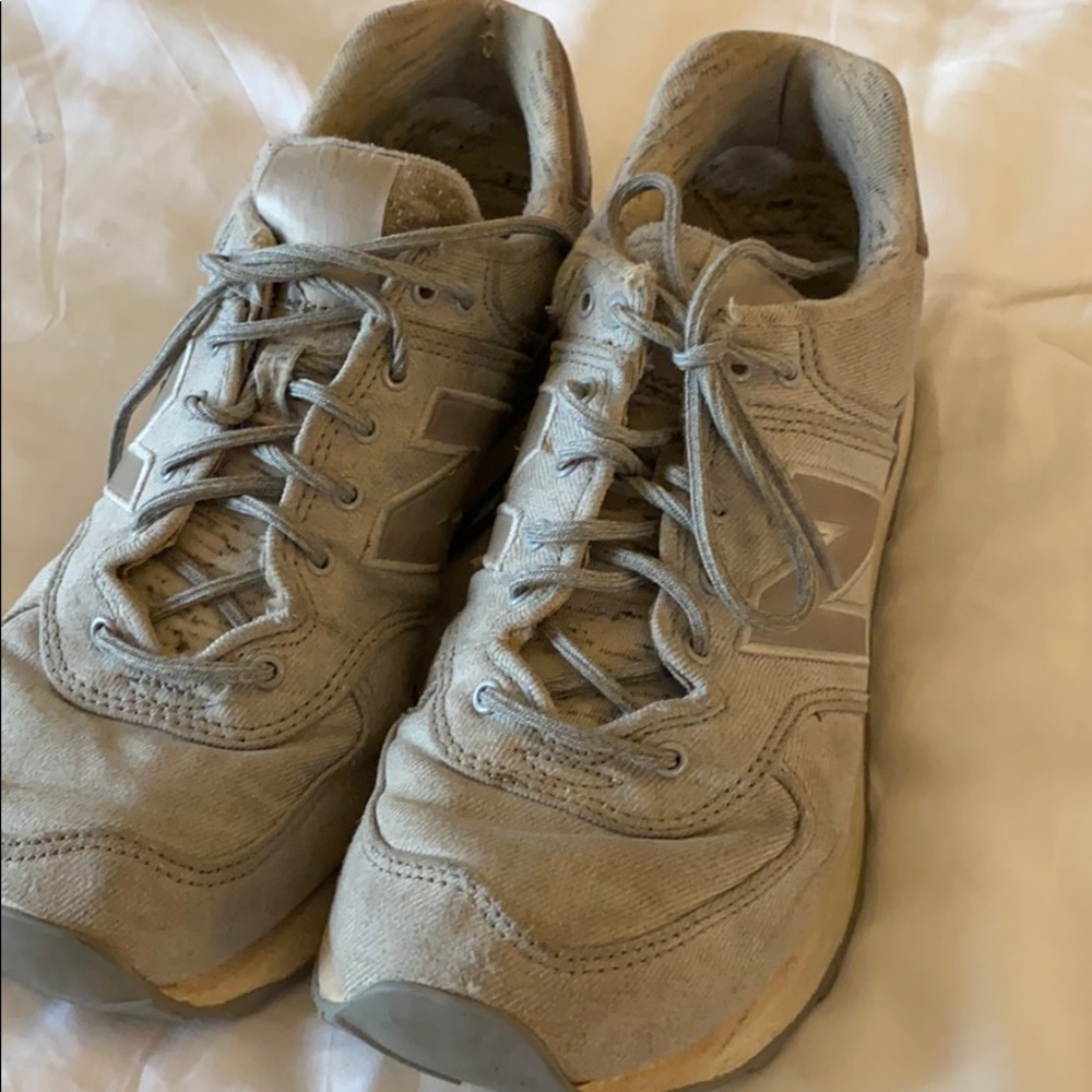 New balance sneakers Grey lightly worn size 7.5